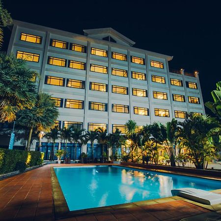 ואנג ויינג Sisombat Plaza Hotel מראה חיצוני תמונה