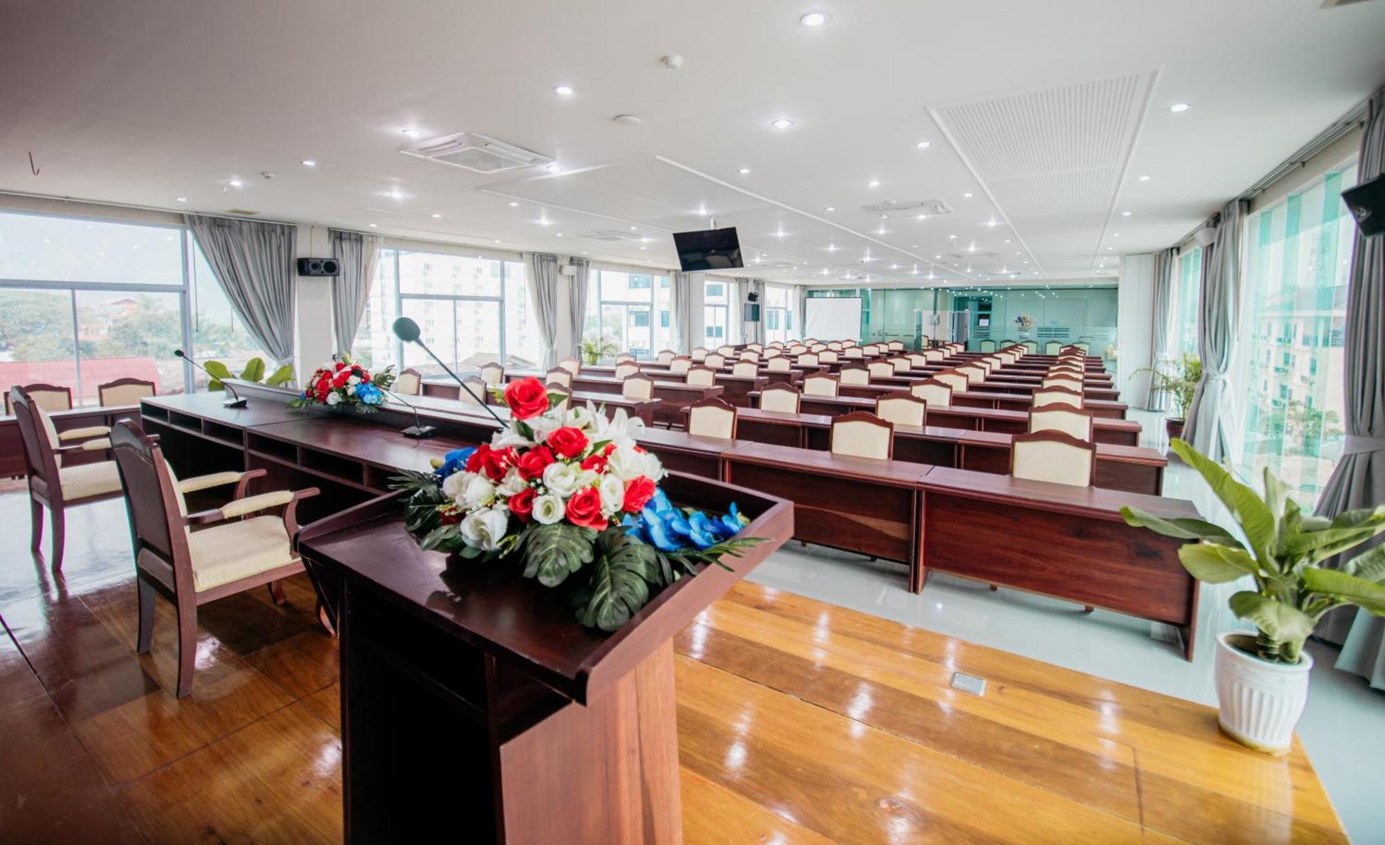 ואנג ויינג Sisombat Plaza Hotel מראה חיצוני תמונה