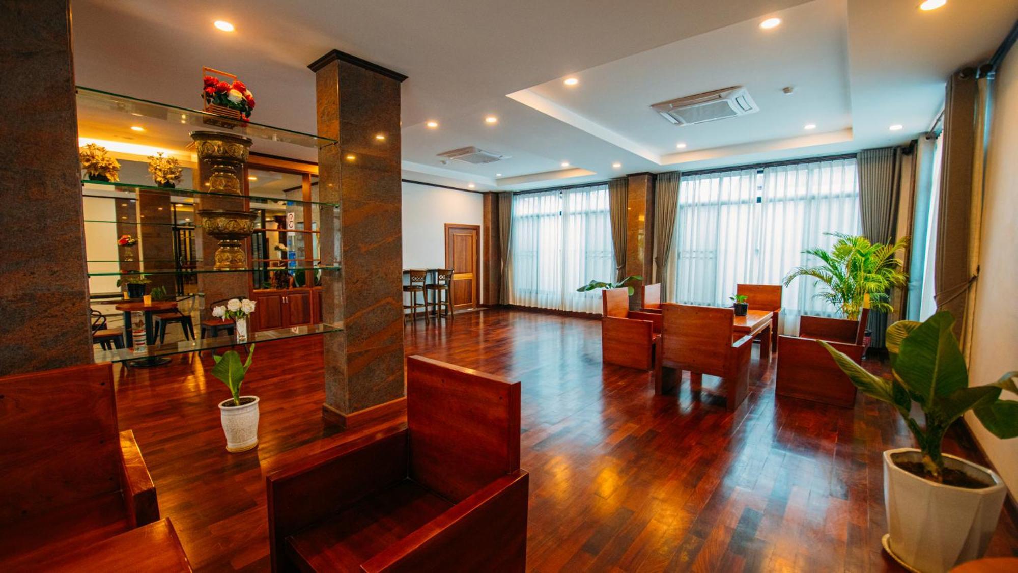 ואנג ויינג Sisombat Plaza Hotel מראה חיצוני תמונה