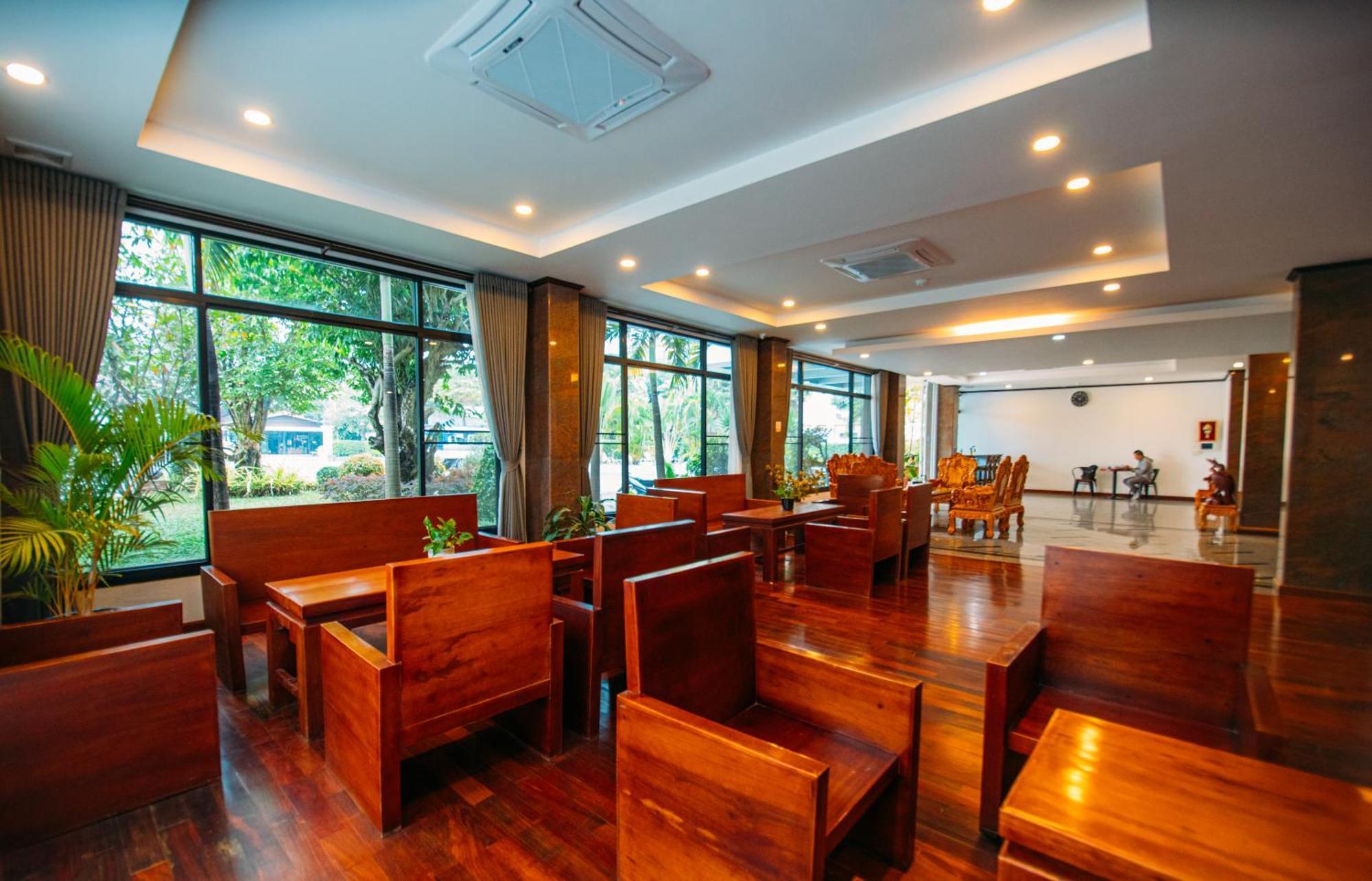 ואנג ויינג Sisombat Plaza Hotel מראה חיצוני תמונה