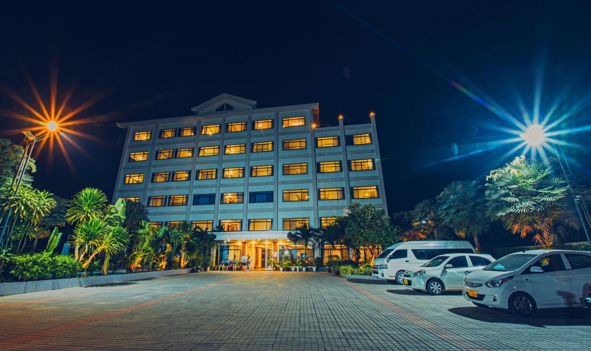 ואנג ויינג Sisombat Plaza Hotel מראה חיצוני תמונה