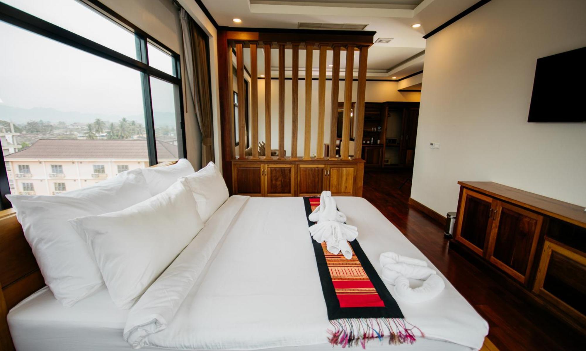ואנג ויינג Sisombat Plaza Hotel מראה חיצוני תמונה