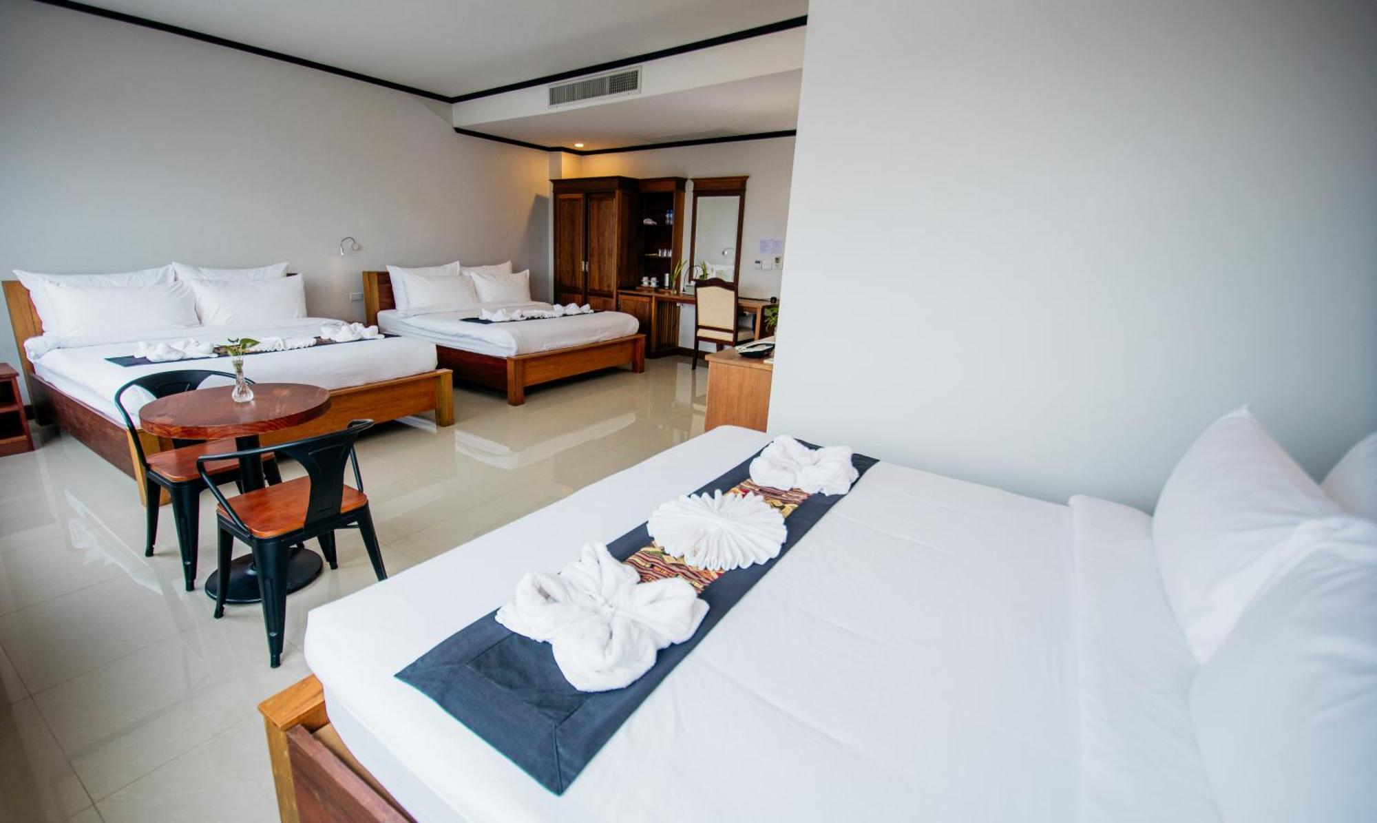 ואנג ויינג Sisombat Plaza Hotel מראה חיצוני תמונה