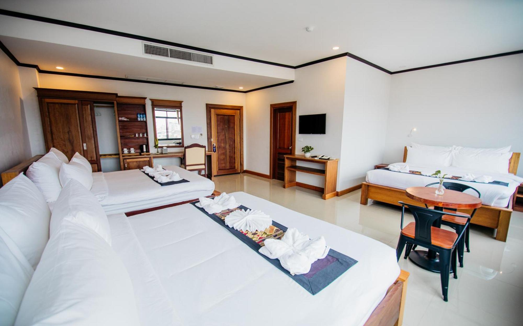 ואנג ויינג Sisombat Plaza Hotel מראה חיצוני תמונה