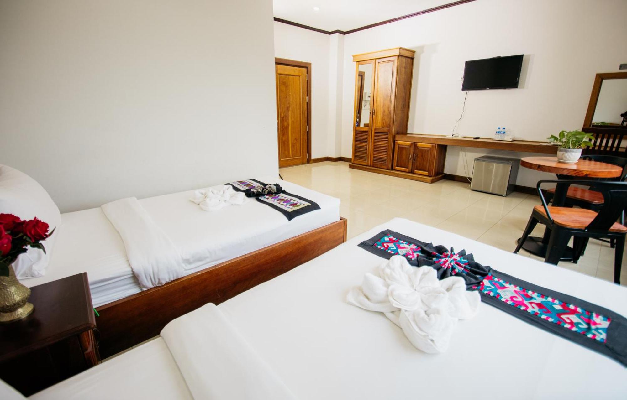 ואנג ויינג Sisombat Plaza Hotel מראה חיצוני תמונה