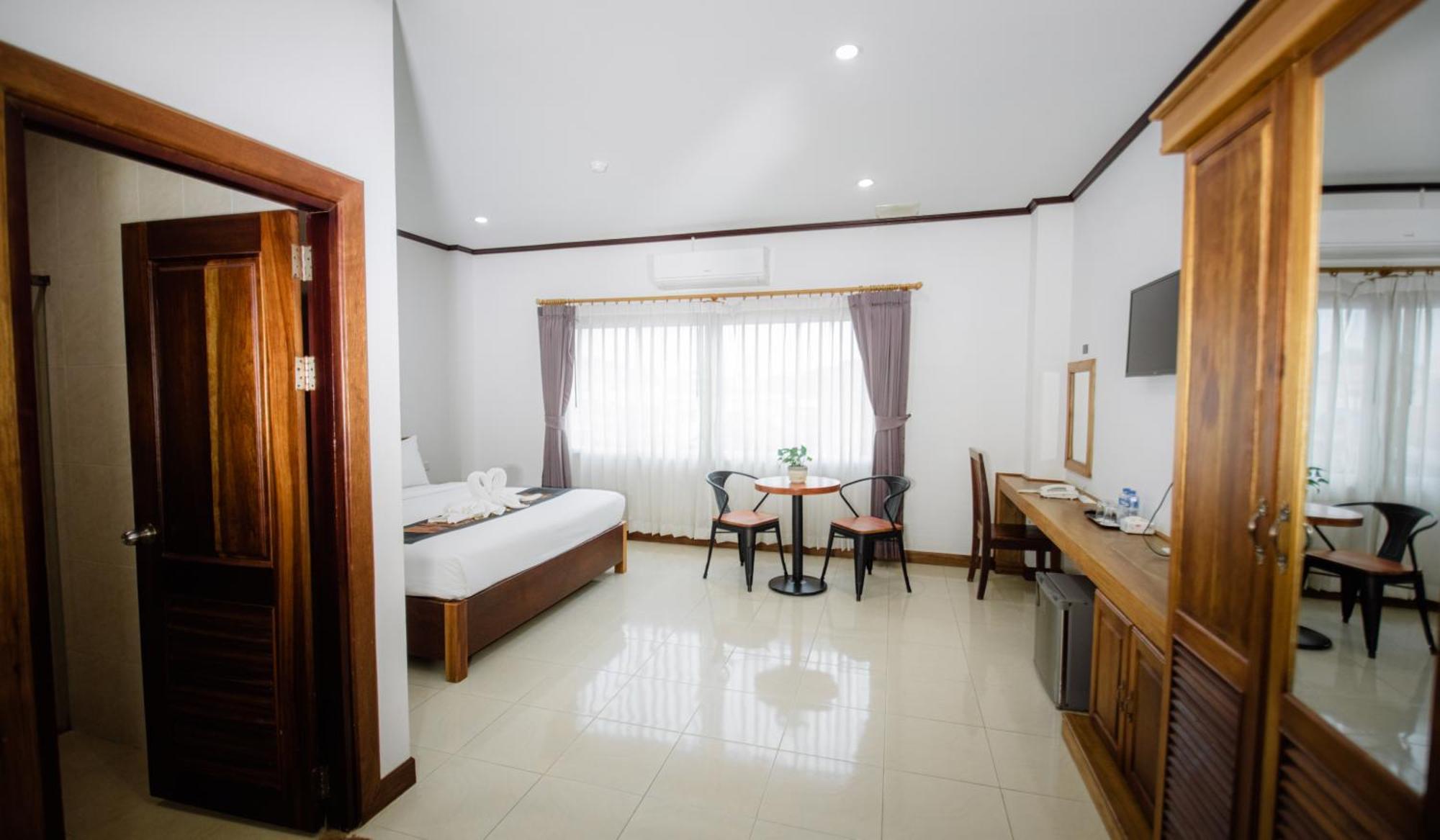 ואנג ויינג Sisombat Plaza Hotel מראה חיצוני תמונה