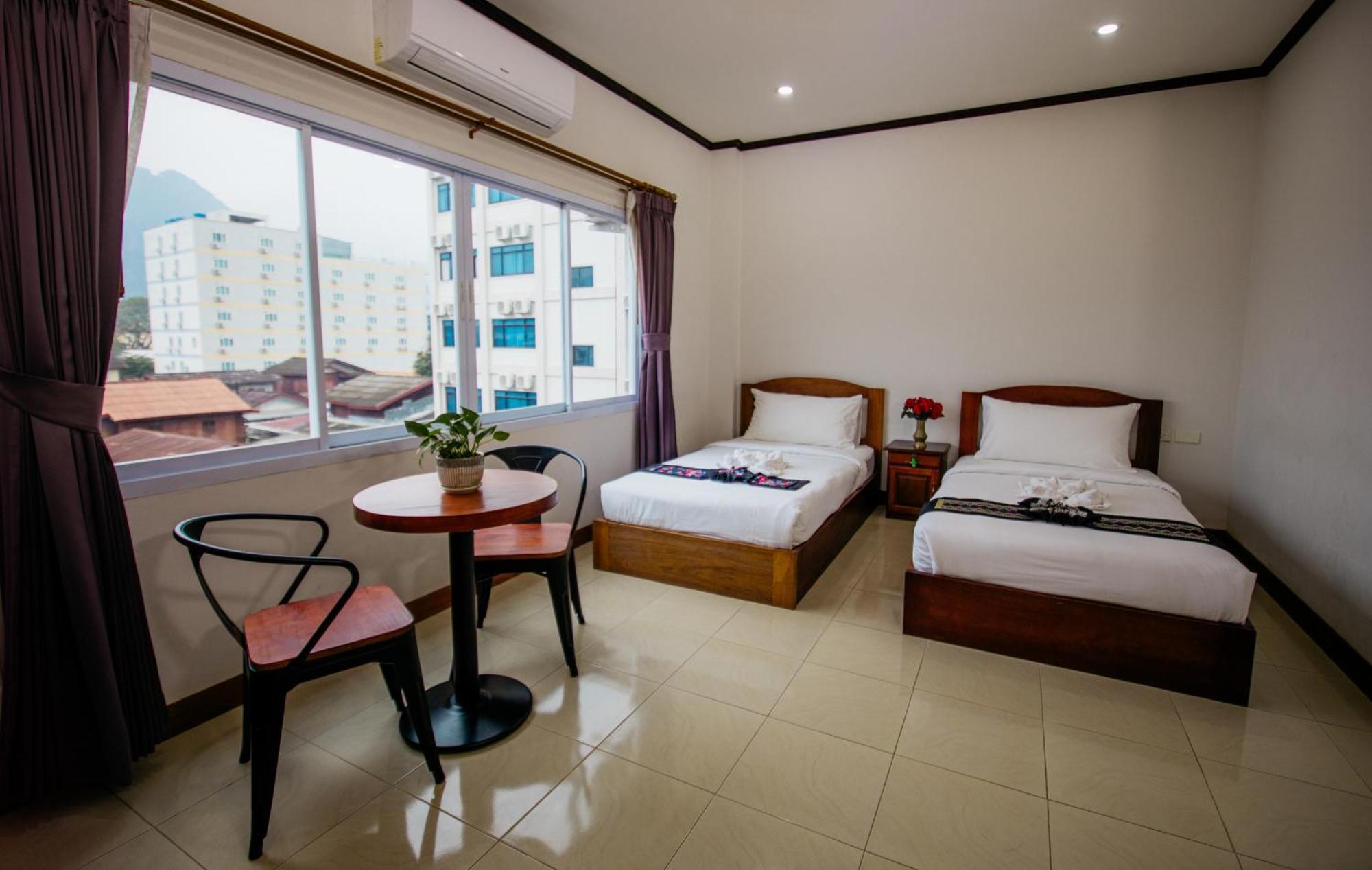 ואנג ויינג Sisombat Plaza Hotel מראה חיצוני תמונה