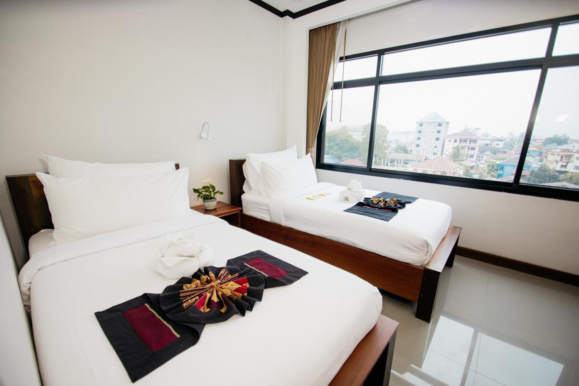ואנג ויינג Sisombat Plaza Hotel מראה חיצוני תמונה