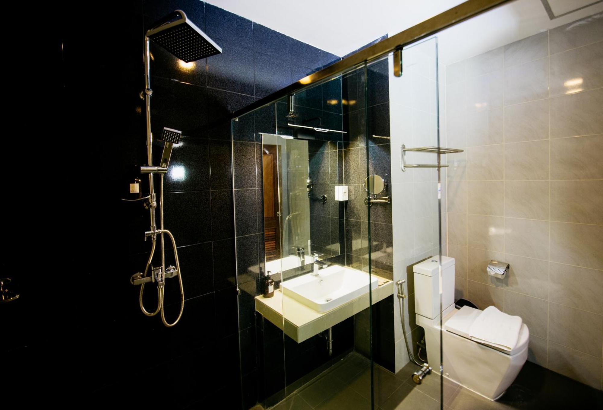 ואנג ויינג Sisombat Plaza Hotel מראה חיצוני תמונה