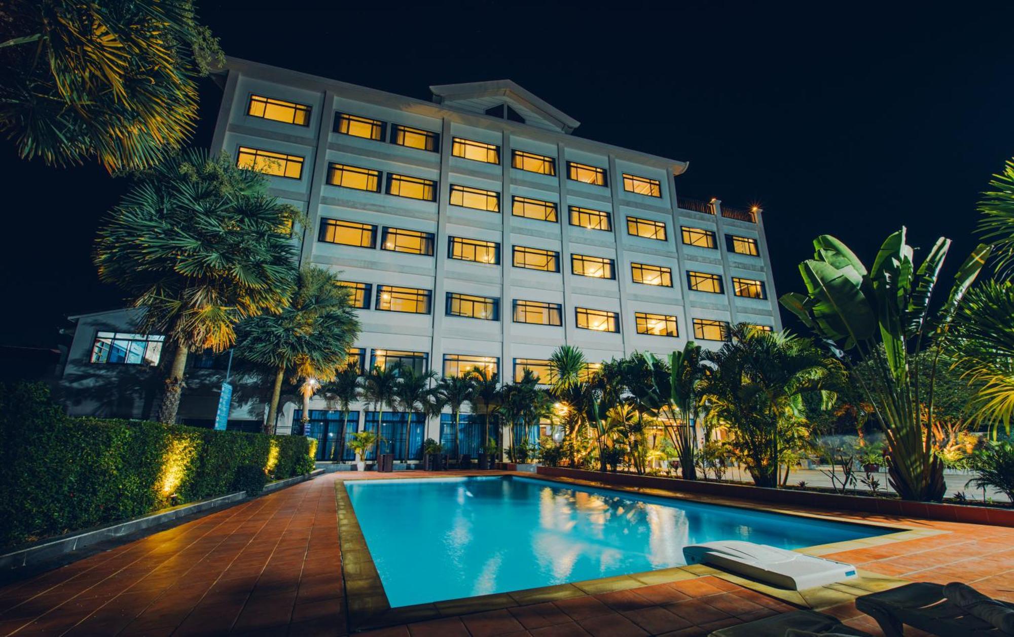 ואנג ויינג Sisombat Plaza Hotel מראה חיצוני תמונה